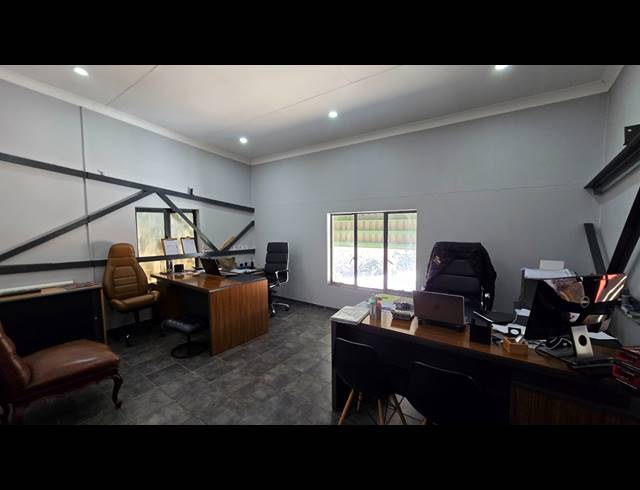 500M² WAREHOUSE TO LET IN SEBENZA